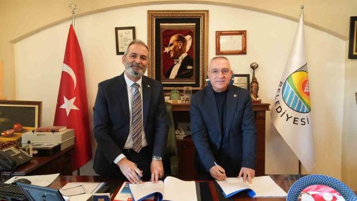 Tarsus Belediyesinde İşçilere Yüzde 100 Zam