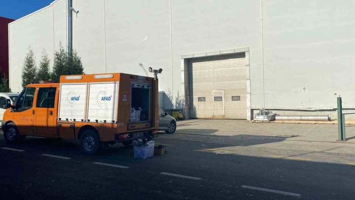 Kimyasal Sızıntı Alarmı: Gökyüzünü Turuncu Duman Kapladı