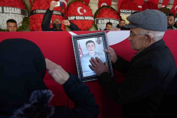 Şehit Batur’u Memleketi Niğde’de Binler Uğurladı