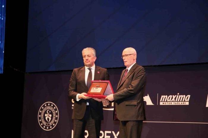 Tosfed’ten Başkan Kurt’a Ödül