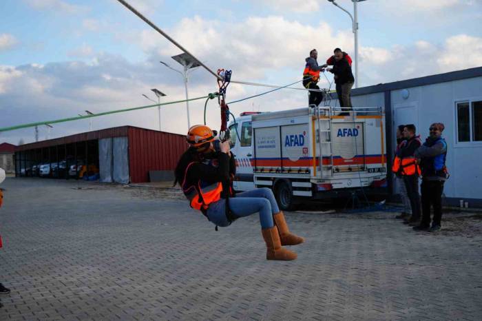 Afad Gönüllülerine Arama Kurtarma Eğitimi Verdi