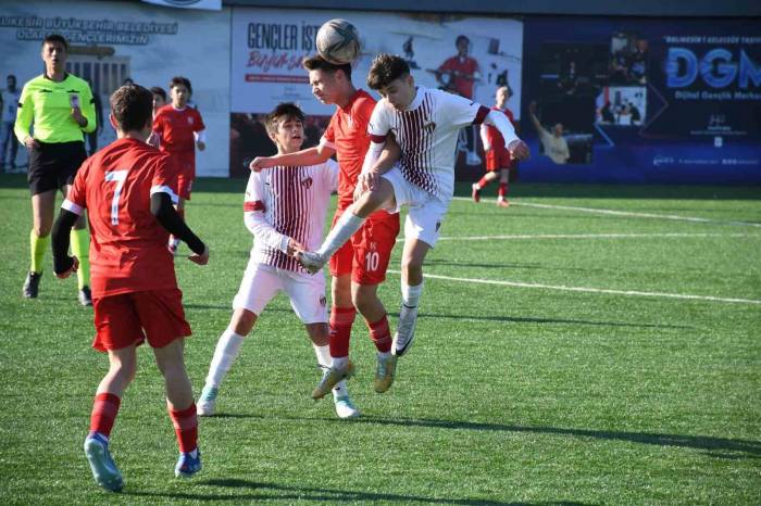 Ali Hikmet Paşa Kompleksi Birçok Şehrin Hayali