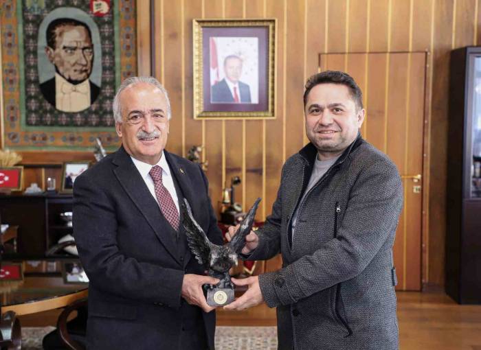 Çomaklı, “Üniversiteler Arasında İş Birliği Geliştirilmeli”