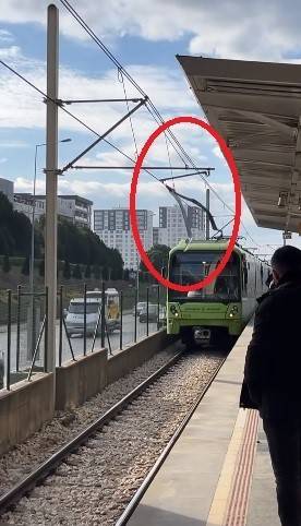 Bursa Metrosuna Poşet Engeli