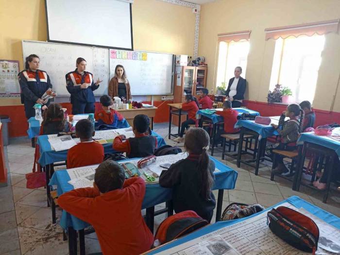 Uzunköprü’de Çocuklara Vatan Sevgisi Aşılandı