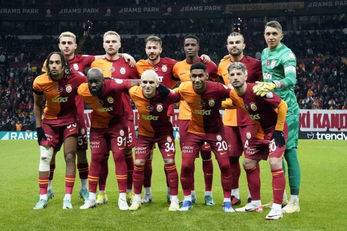 Galatasaray’da 4 Değişiklik