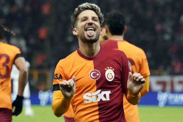 Dries Mertens 5. Golünü Attı
