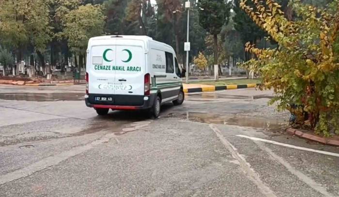 Kalbinden Bıçaklanan 18 Yaşındaki Genç Hayatını Kaybetti