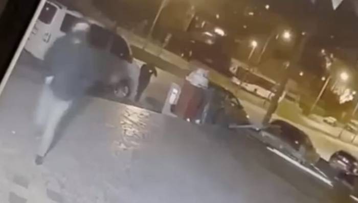 Gaziosmanpaşa’da İşyerine Silahlı Saldırı Kamerada: 2 Yaralı