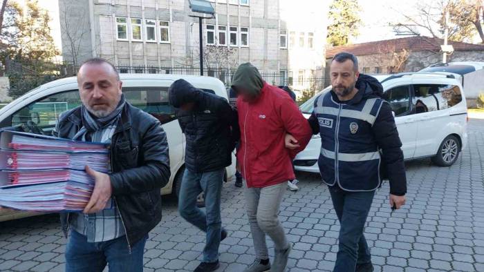 İnternet Üzerinden 18 Vatandaşı 4,6 Milyon Lira Dolandıran 5 Kişi Adliyeye Sevk Edildi