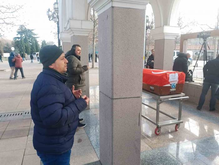 Türkiye’de Tedavi Gördükleri Hastanede Hayatını Kaybeden 2 Filistinli Son Yolculuğuna Uğurlandı