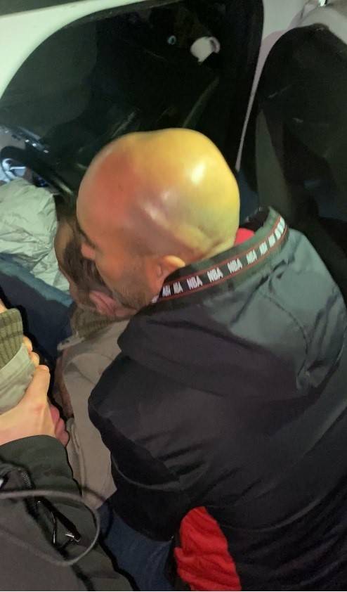 Vatandaşlar Takla Atan Aracın Şoförünü Çıkarmak İçin Seferber Oldu