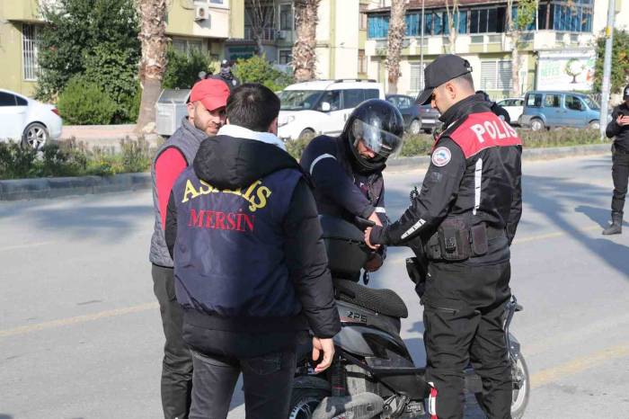 Mersin Polisinden Şok Uygulama: 8 Çalıntı Motosiklet Ele Geçirildi, 13 Şahıs Yakalandı