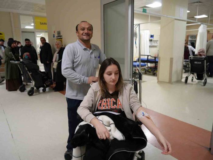 Kastamonu Valiliği’nden Yurttaki Zehirlenme İle İlgili Açıklama: 95 Öğrenci Gıda Zehirlenmesinden Etkilendi