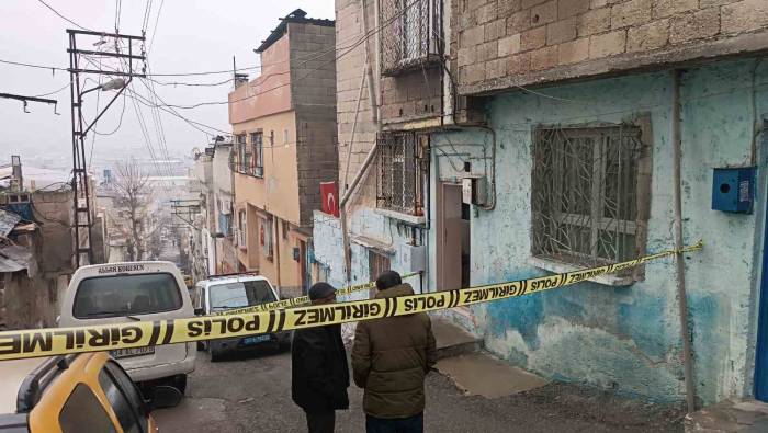 Kuş Tartışması Silahlı Kavgaya Dönüştü: Dede İle Torun Yaralandı