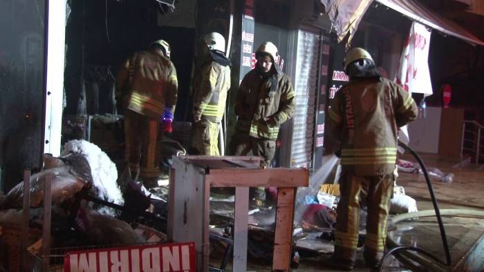 Pendik’te İş Yeri Alev Alev Yandı