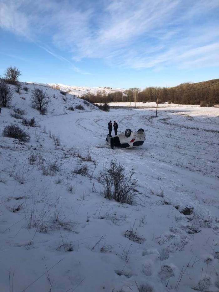 Şarampole Uçan Otomobilin Sürücüsü Yaralandı