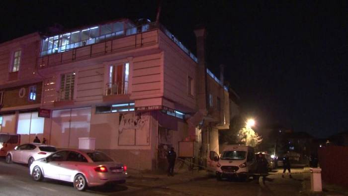 Önce Sevdiği Kızı Vurdu, Ardından Kendi Kafasına Ateş Etti