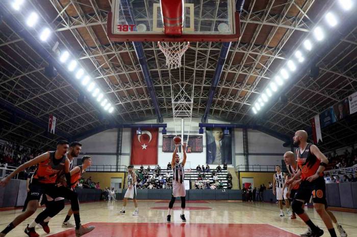 Sakarya Büyükşehir Basket İkinci Yarıya Galibiyetle Başladı: 71-91