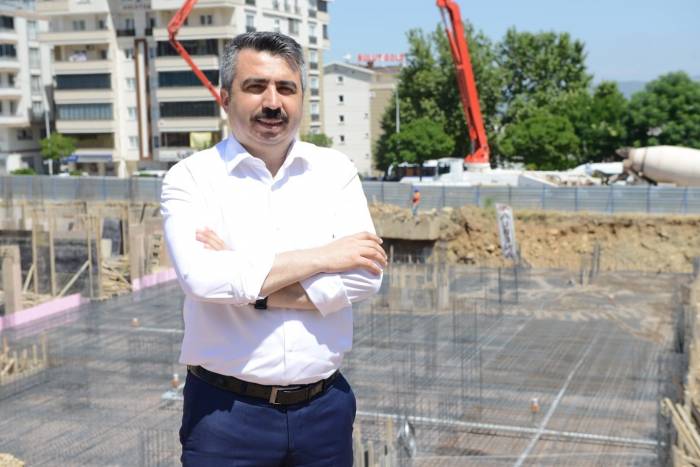 Mimar Sinan’da Yol Yarılandı