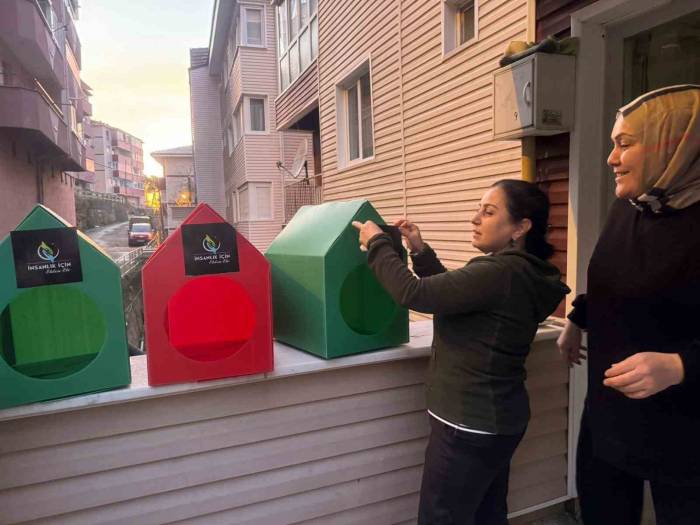 "Küçük Dostlarımızı Unutmayalım" Dediler, Mahallelere Kulübe Yerleştirdiler