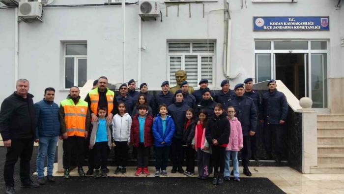 Kozanlı Öğrencilerden Harekat Bölgesindeki Mehmetçiğe Moral Mektubu