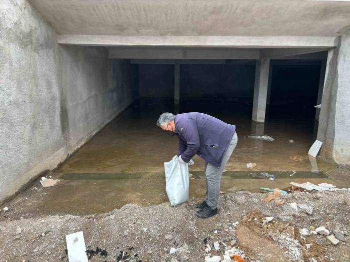 Adıyaman Belediyesi İlaçlama Çalışmalarına Devam Ediyor