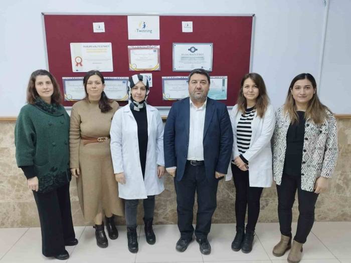 Afyonkarahisar’da Dört Okul "Etwinning Okulu" Etiketi Almaya Hak Kazandı