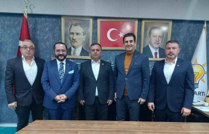 Siyasette Çal Modeline Övgü