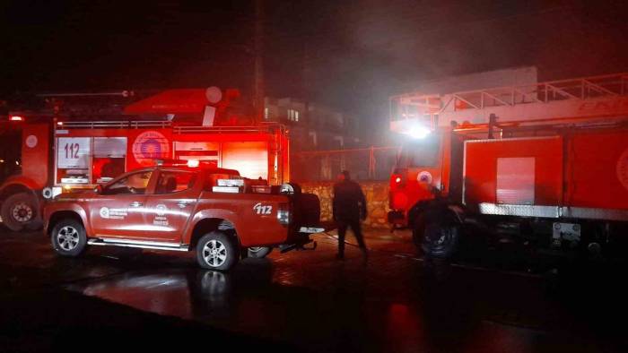 Toptancı Hali’nde Korkutan Yangın