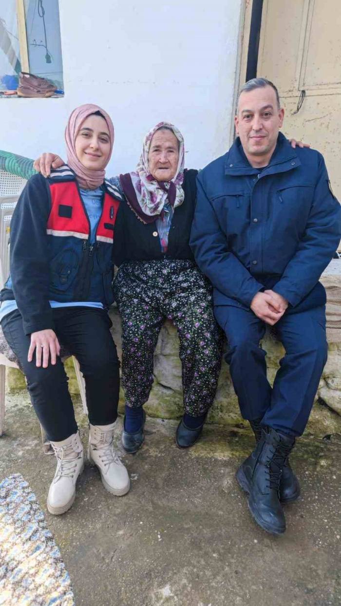 Aydın İl Jandarma Komutanlığı Asırlık Çınarları Yalnız Bırakılmıyor