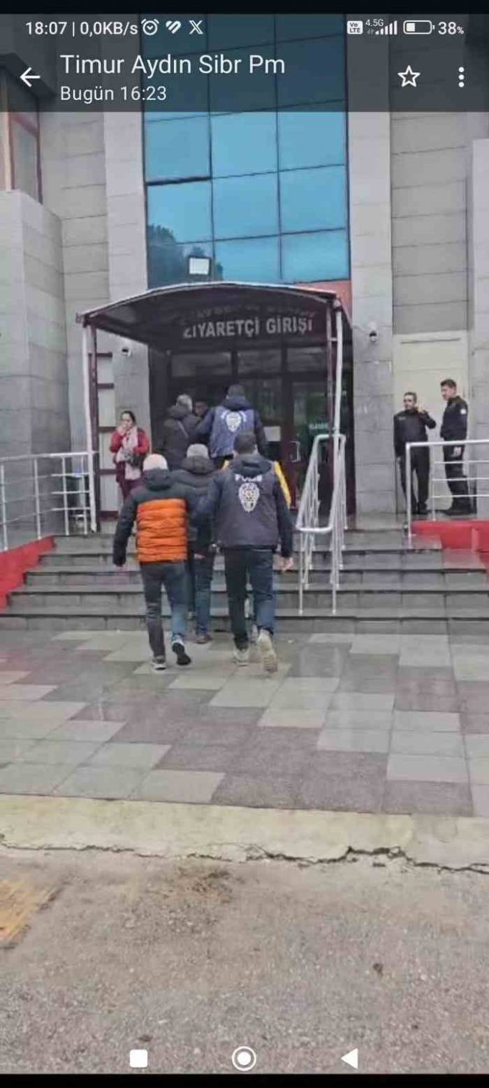 Balıkesir’de Sosyal Medya Operasyonu 4 Gözaltı