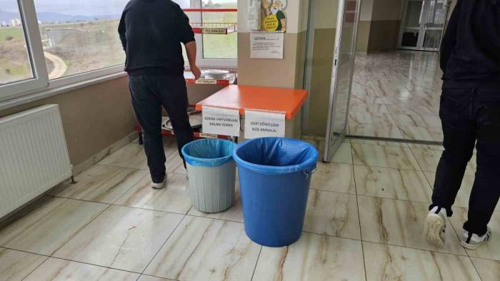 Bandırma’da Sokak Hayvanlarına Yardım Eli