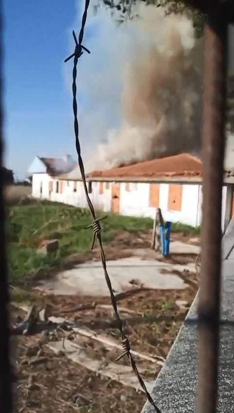 Bursa’da Ahır Alev Alev Yandı