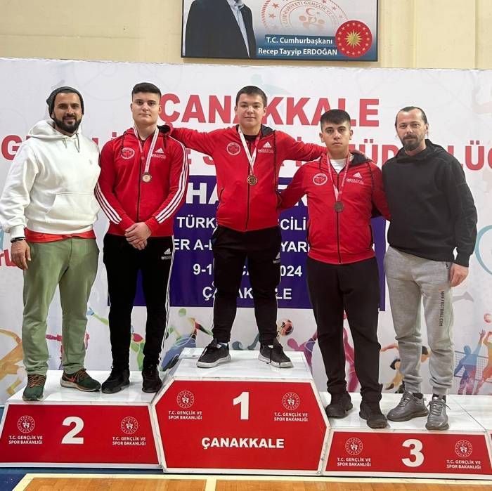 Kayserili Halterciler 4 Madalya İle Döndü