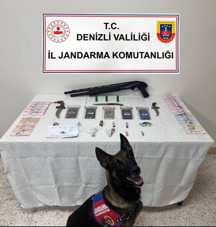 Jandarma İki İlçede Zehir Tacirlerine Operasyon Düzenlendi: 7 Gözaltı