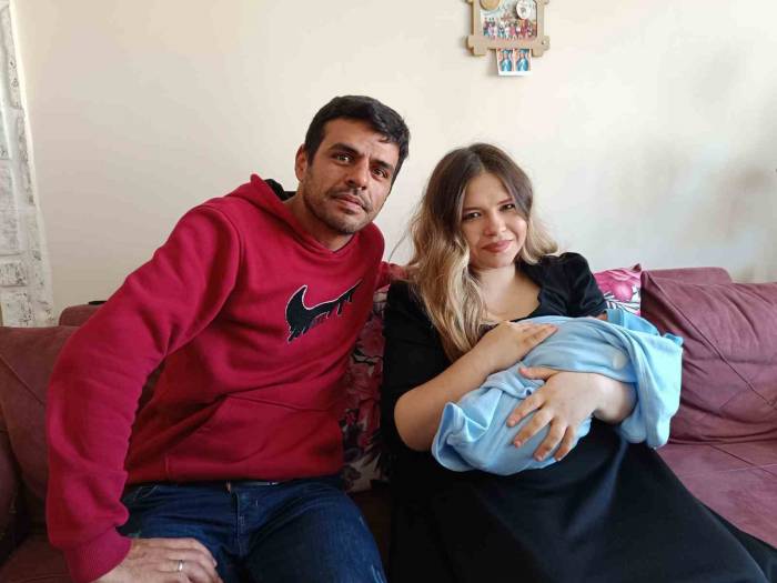 Kahraman Bir Asker Olması Niyetiyle Oğullarına Ömer Halis İsmini Verdiler