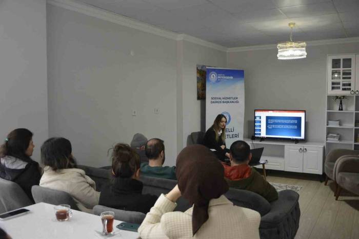 Engelli Bireylerin Ailelerine Seminer