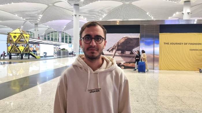 İstanbul’da Eğitim Gören Filistinli Üniversite Öğrencisi Ailesine Kavuşacağı Günü Umutla Bekliyor