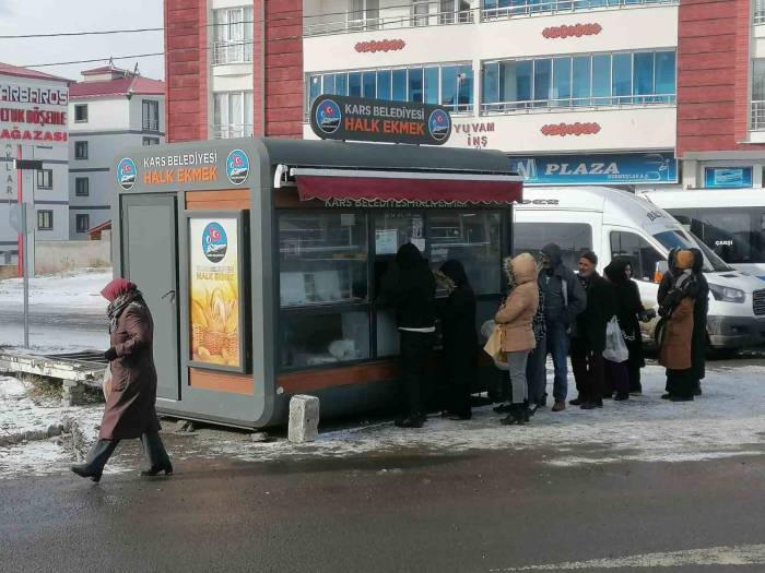 Kars’ta Vatandaşlar “Halk Ekmeğe” Yöneldi