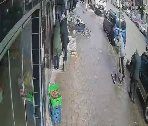 Ordu’da Bir Vatandaşın Fırtınada Zor Anları