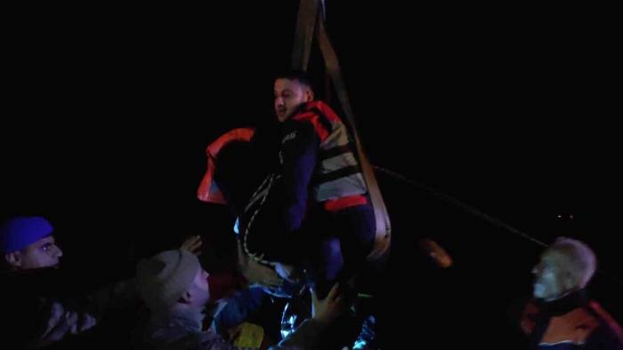 Siirt’te Dereye Uçan Otomobilden Film Gibi Kurtarma Çalışması