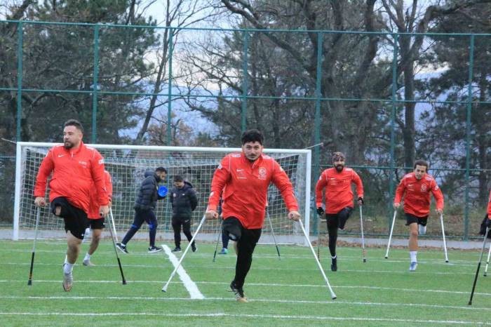 Türkiye Ampute Milli Futbol Takımı Yalova’da Kampa Girdi