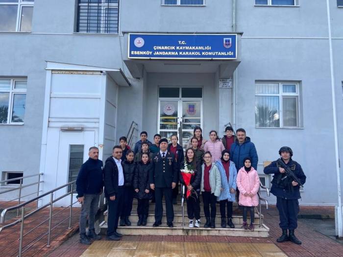 Esenköy’de Öğrenciler Şehitleri Unutmadı