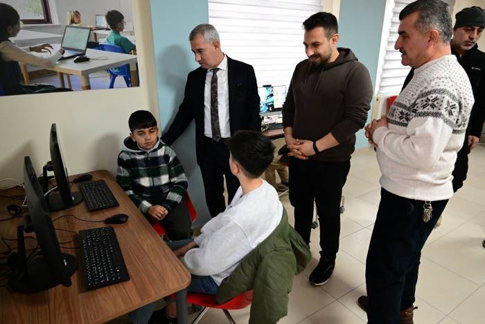 Yeşilyurt’taki Robotik Kodlama Kursu Yoğun İlgi Görüyor