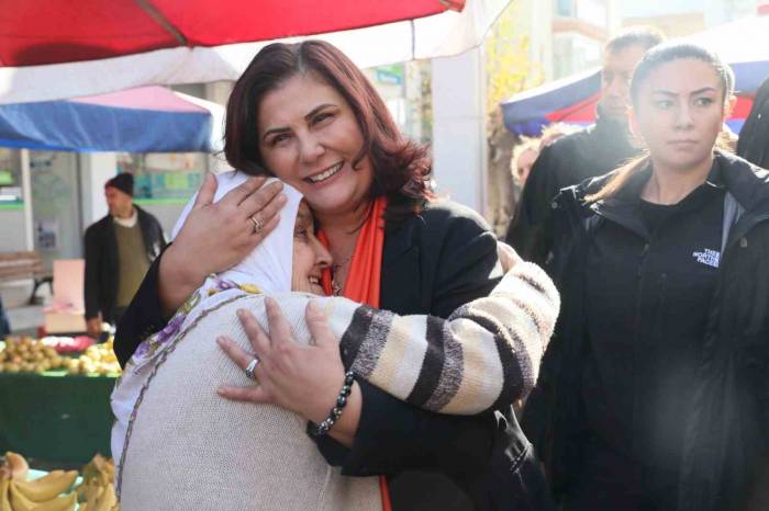 Başkan Çerçioğlu Çarşamba Pazarı’nda Vatandaşlarla Buluştu