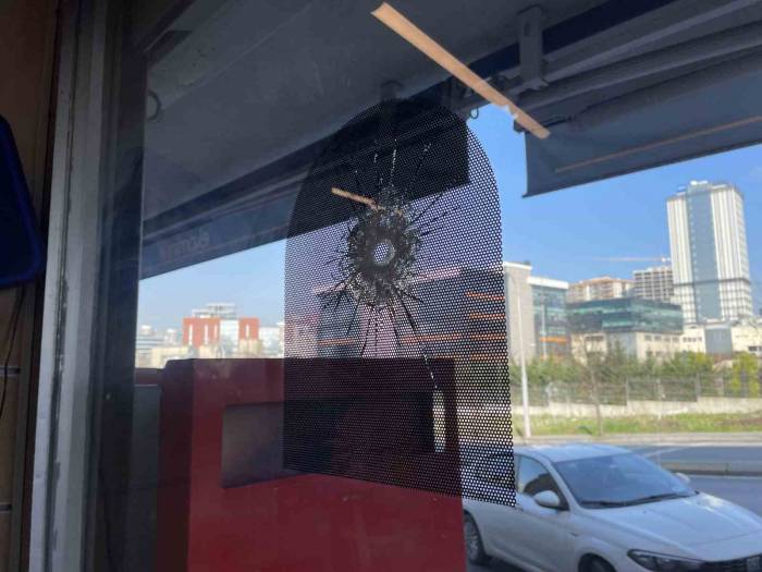 Bağcılar’da Tekel Bayisine Silahlı Saldırı Kamerada