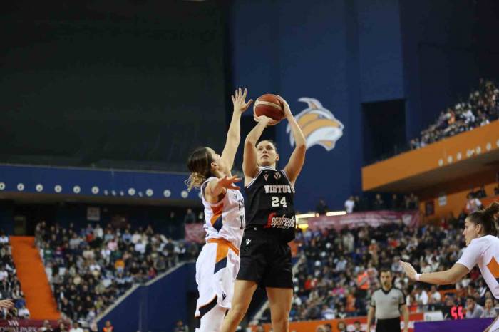 Çukurova Basketbol Evinde Kazandı