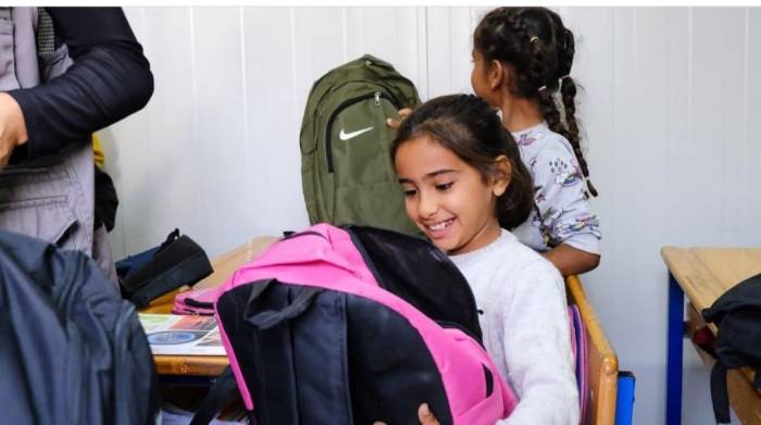 Erzurumlu İş İnsanından Depremzede Öğrencilere Yardım