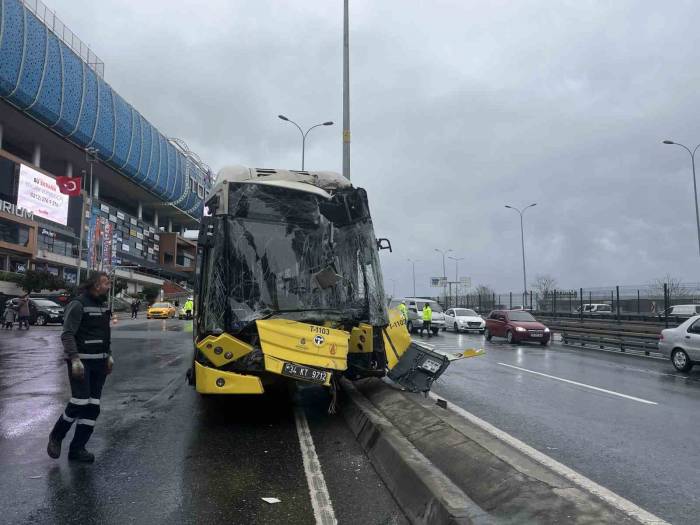 (Düzeltme) İbb’ye Bağlı Toplu Taşıma Araçlarındaki Kaza Ve Arızalara Her Geçen Gün Yenisi Ekleniyor